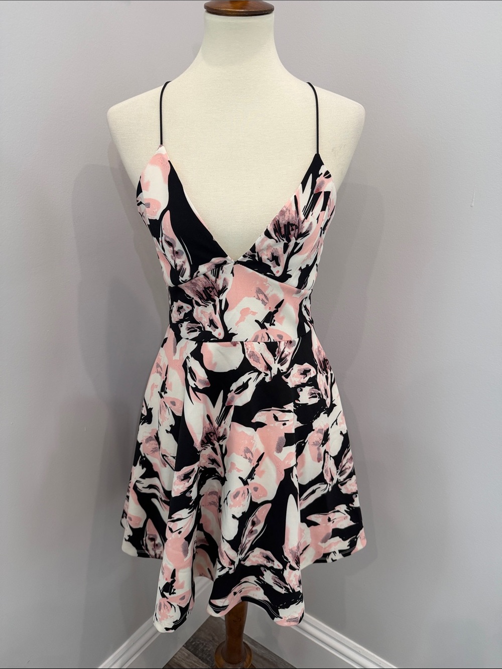 UK2LA Pink and Black Floral V-Neck Spaghetti Strap Mini Dress